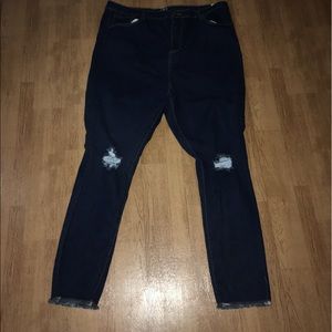 Womens skinny distressed no stains size 18 but fits more like a 22